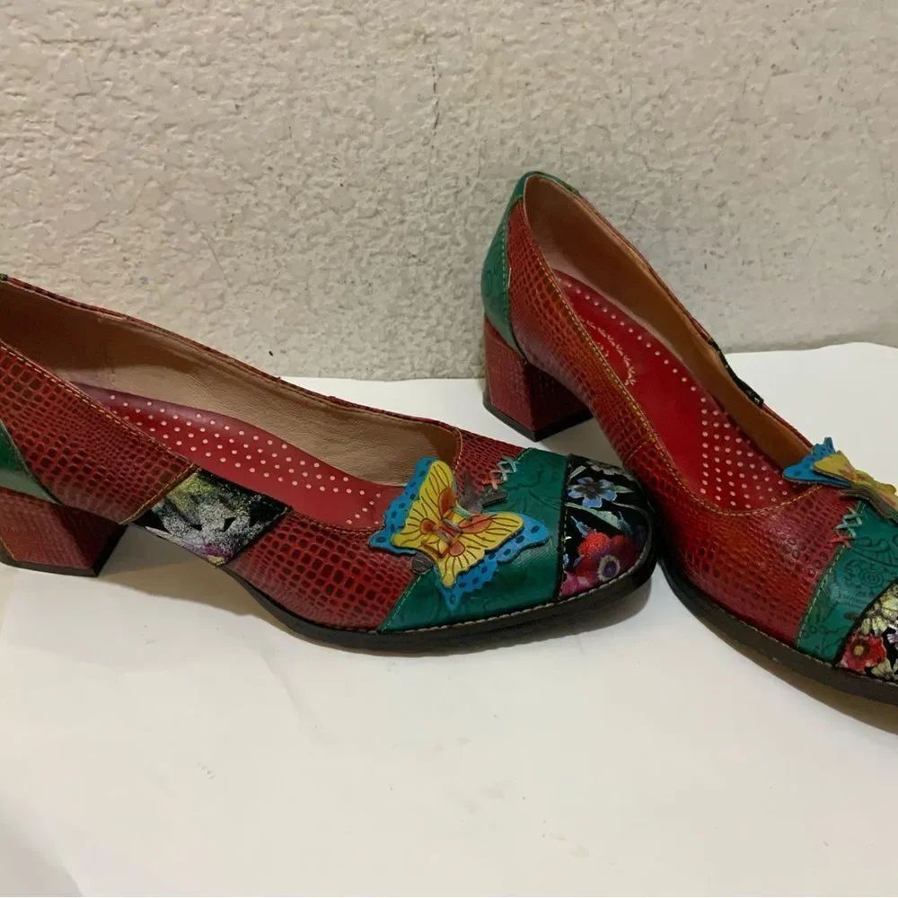 Obiono Womens Sz 10/41 Unique Handpainted Leather Square Heel Butterfly Shoes — image 2 of 8